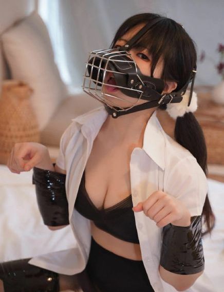 秘书办公室摸她奶呻吟电影_HD免费在线播放