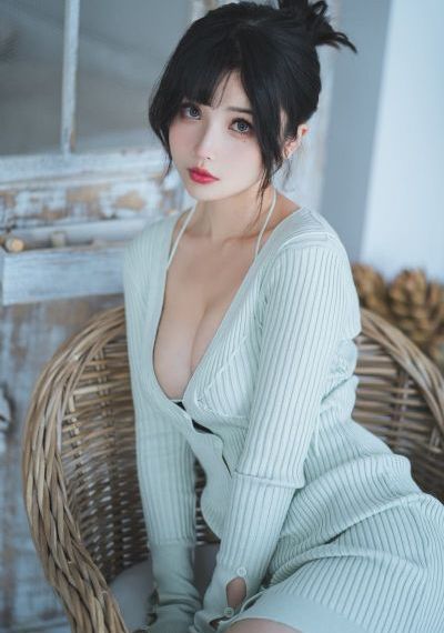 美女裸体被吸乳_BD国语高清在线